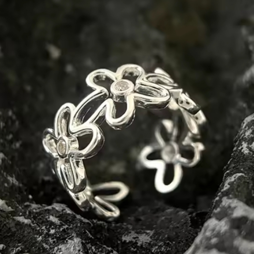 Adjustable Silver Flower Ring Size 6.5/7 - Picture 3 of 4